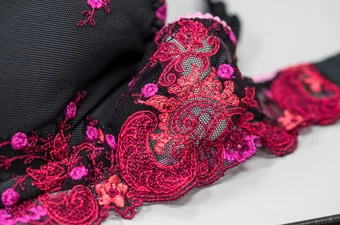 Wist je dat wij ook een webshop hebben met alles voor het zelf maken van Lingerie en badkleding?